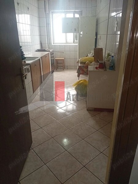 Vindem apartament 2 camere in Crangasi